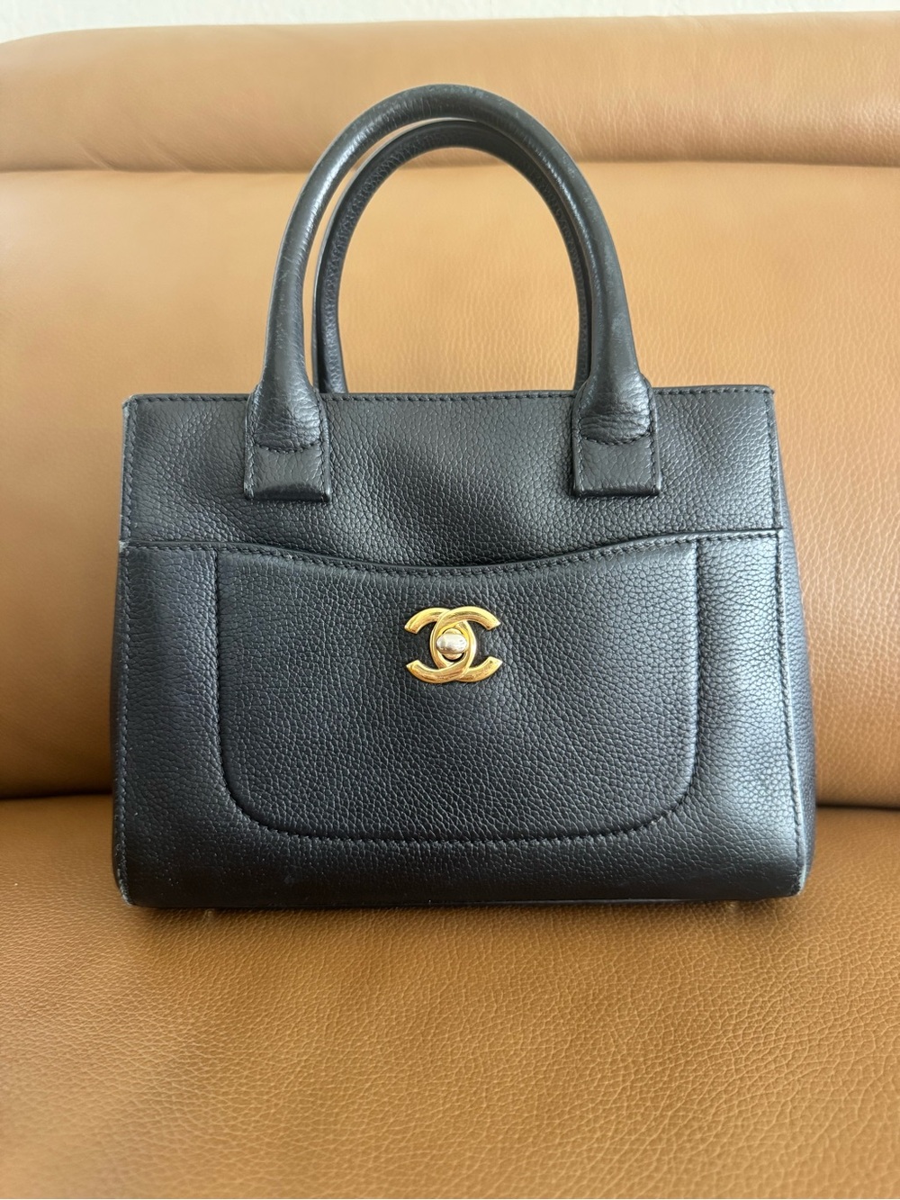 Chanel mini Neo Black Leather Top-Handle hand bag
